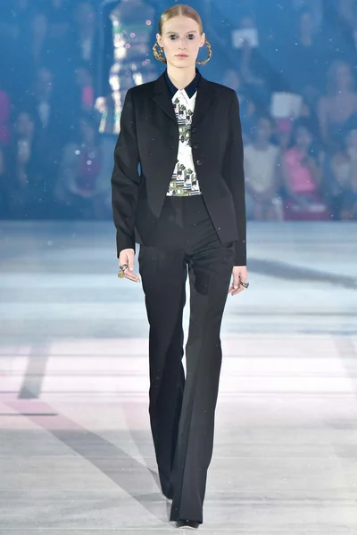 Look 46